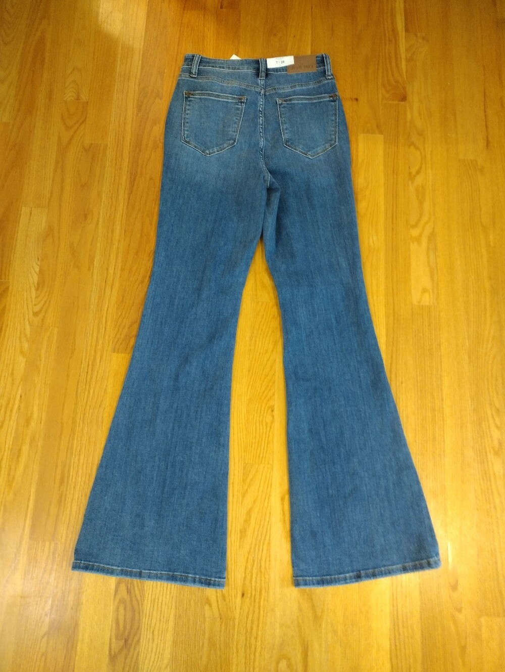Judy Blue Classic Flare Jeans High Waist Medium Wash Denim Size 2 28 Boho NWT - Picture 3 of 6